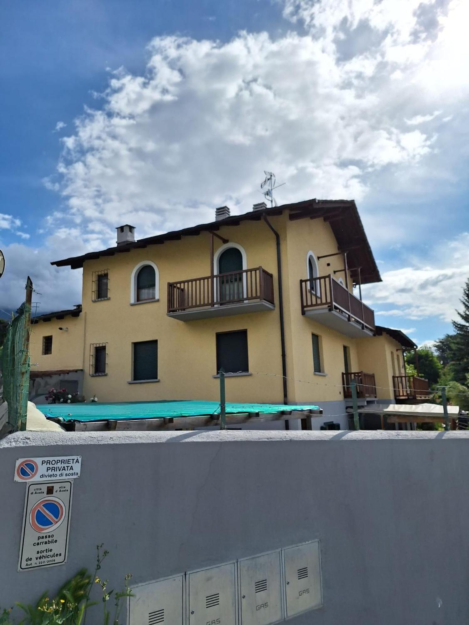 Aosta Holiday Apartments - Edelweiss Eksteriør billede